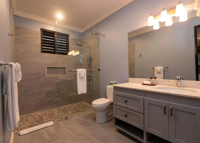 Villa Modern 4br Hillside Pool & Club Access Montego Bay