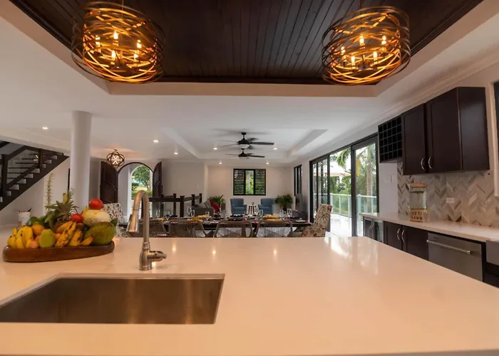 Modern 4br Hillside Pool & Club Access Villa Montego Bay