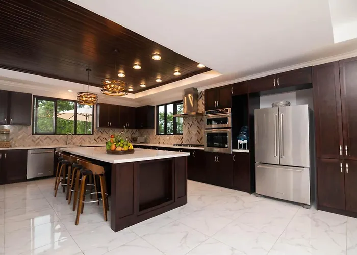 Modern 4br Hillside Pool & Club Access Villa