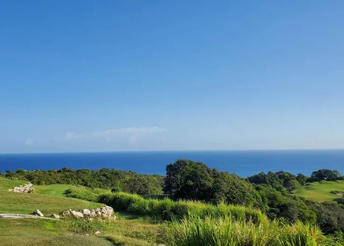 Modern 4br Hillside Pool & Club Access Villa Montego Bay