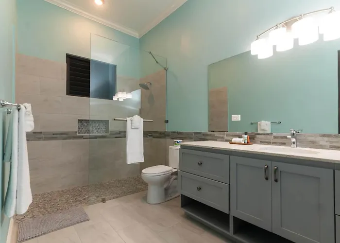 Modern 4br Hillside Pool & Club Access Montego Bay